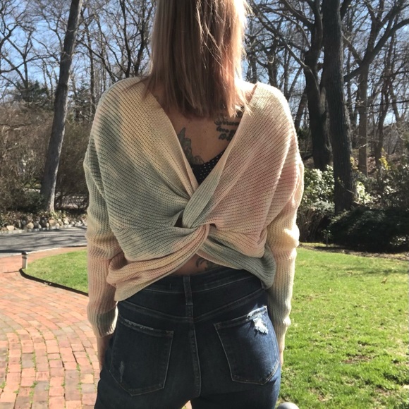 🌟CLEARANCE 🌟Sweet As Candy Twist Sweater - Picture 4 of 6